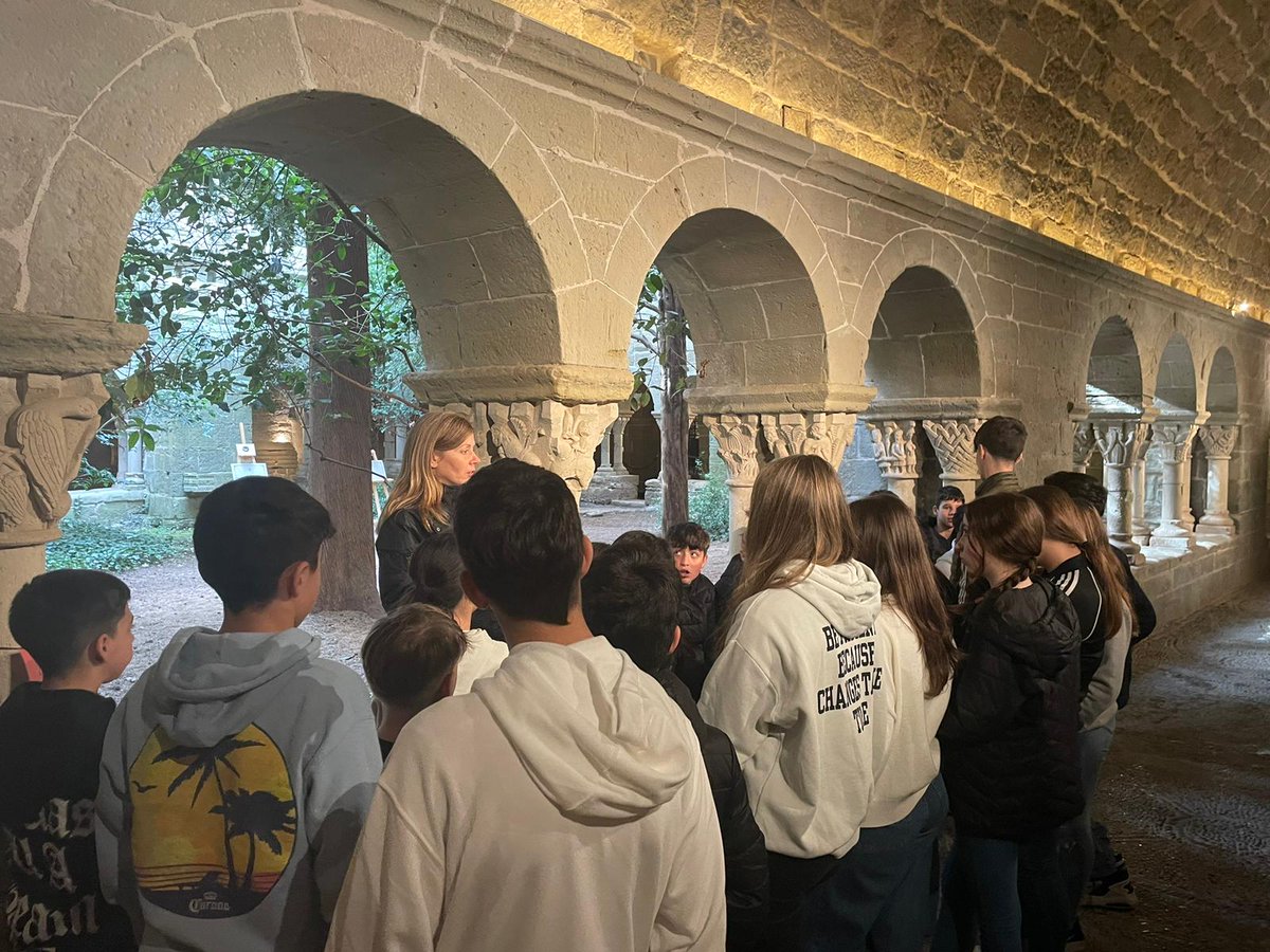 Us deixem aquí fotos de la sortida de 2n d'ESO al monestir de St Benet.