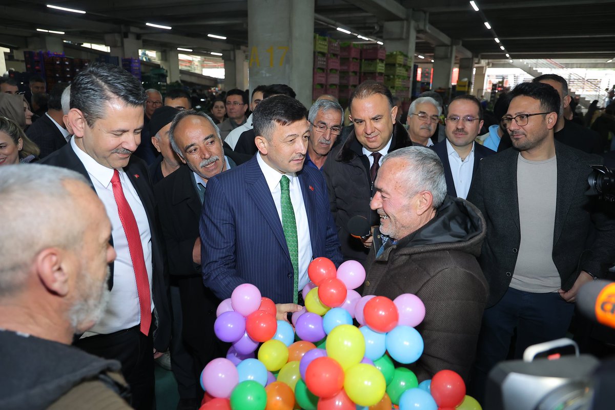 avhamzadag's tweet photo. Pazaryerinde esnafımızla selamlaştık, hemşehrilerimizle kucaklaştık ☺️

📍Kemalpaşa, Pazaryeri https://t.co/pju0uGiHfJ