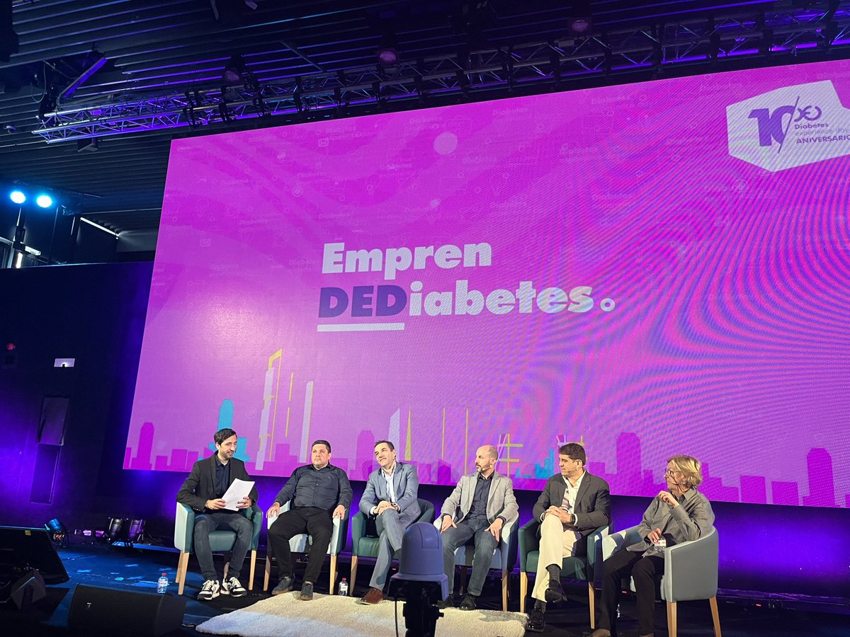 MuntsaQueralt's tweet photo. Hoy en el evento 
Empren DEDiabetes #DED24 escuchando a @webDM1 🙌 https://t.co/wbA0GWO0M1