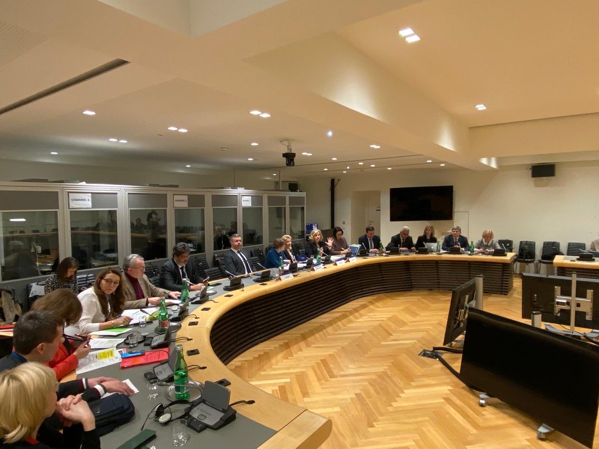 valerieboyer13's tweet image. La session de l’⁦@oscepa⁩ débute à Vienne dès 8h par une réunion du groupe politique sous la présidence de ⁦@PiaKauma⁩ 🇫🇮avec mes collègues 🇫🇷du ⁦@Senat⁩ et de l’⁦@AssembleeNat⁩ ⁦@AllizardPascal⁩ ⁦@Meyer_Habib⁩