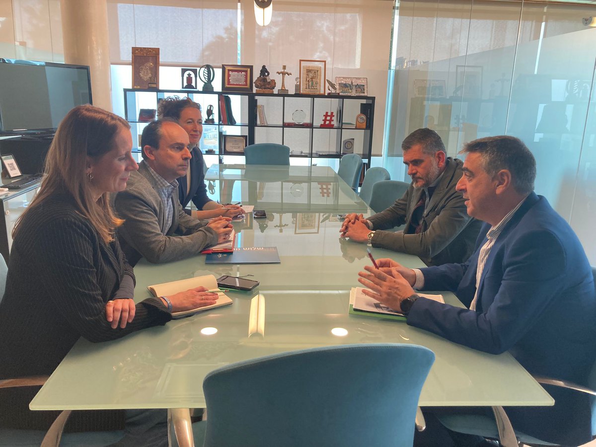 Ya trabajamos junto a la <a href="/FunTresCulturas/">Fundación Tres Culturas del Mediterráneo</a> y <a href="/IgualdadAND/">Inclusión Social, Juventud, Familias e Igualdad</a>, para retomar #IntegrArte, un programa que incluye actividades formativas, culturales y de acompañamiento para las trabajadoras marroquíes que residen en España durante la recogida de los #frutosrojoshuelva 🍓👏