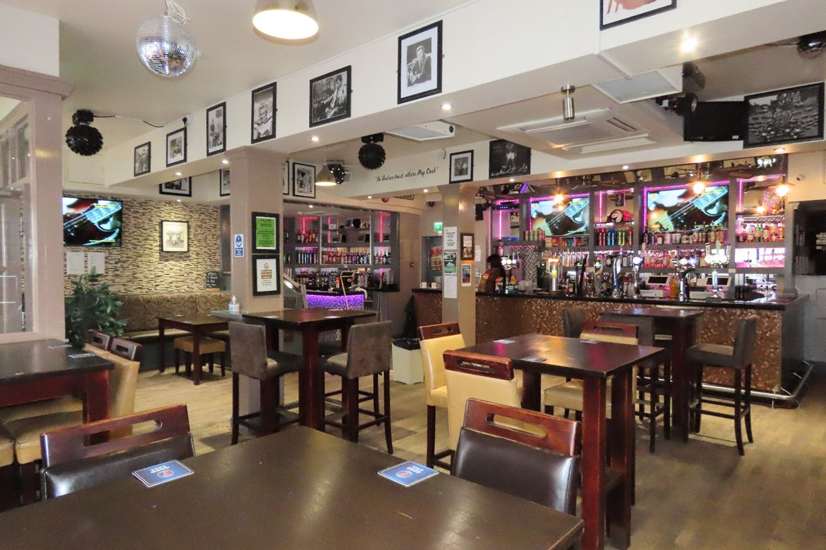 Barry Crux & Company tweet media