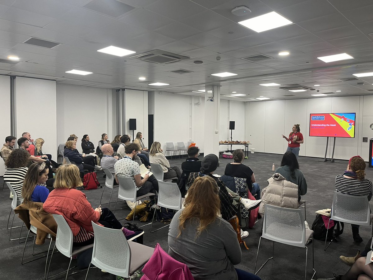 💥First up in The Space today we have a creative practical workshop from @VamosTheatre’s Honor Hoskins on incorporating full masks into teaching 🎭 @MusicEdExpo #MDEE24