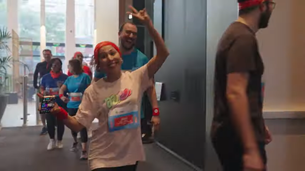 pl4y's tweet photo. 📢M-3 avant la #VertigoRun, un événement qu'on ne présente plus. Le 23/05 aura lieu la 1️⃣0️⃣ ème édition à @ParisLaDefense dans la #TourCB21 de @covivio_ .
✅Inscriptions : vertigo@play-international.org
➡https://t.co/mGZ3pSvPwT
Ce qui vous attend😉⤵
https://t.co/3dbECfaYHk https://t.co/C0Hg90fWgF