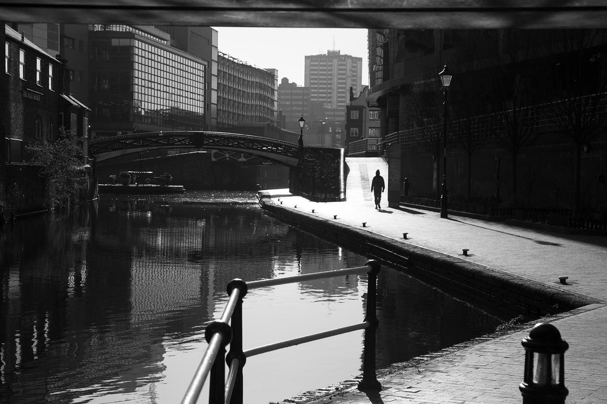 ⭐️ We have a talented bunch at Derby Museums. Well done Jeff Mander on your new exhibition 'Into The Light’. Head over to the @smallprintco Studio Gallery and see more of Jeff’s photography on until 9 March. 📸 Old Turn Junction Birmingham Canal © Jeff Mander