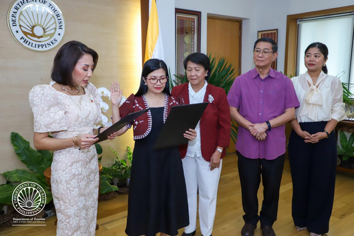 𝗜𝗡 𝗣𝗛𝗢𝗧𝗢𝗦: Senior officials from the DOT Regional ...