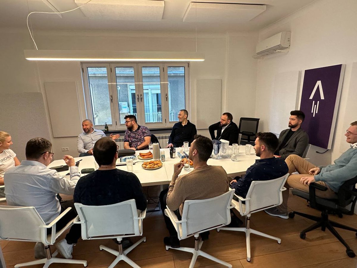 Lovely way to start the day - founders' breakfast where we crowd sourced solutions to the issues they're facing. Great discussion overall and a few leads generated among the group :)
