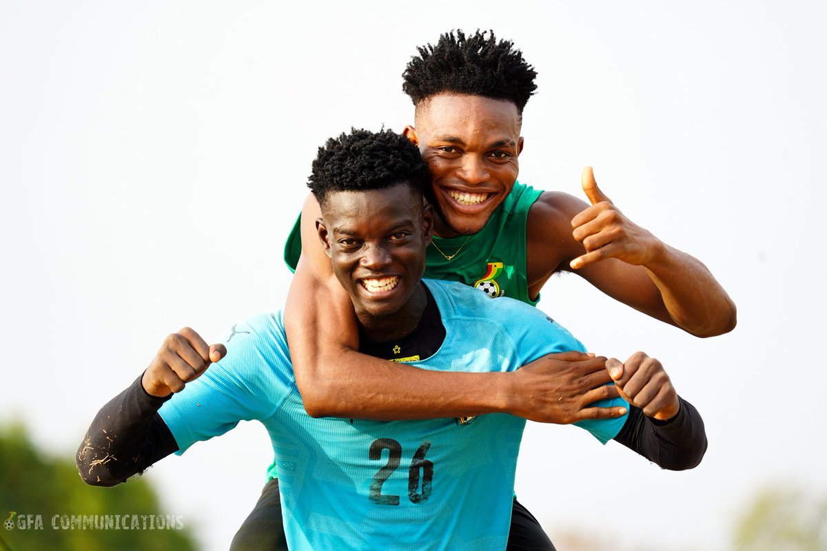 PrinseDave's tweet photo. Always make a total effort, even when the odds are against you.” Black Satellites https://t.co/2sE8rmBAOq