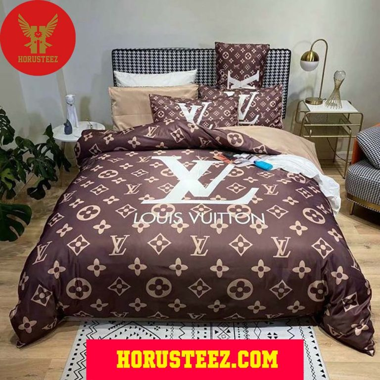horusteez's tweet photo. Louis Vuitton Light Brown Logo Brown Pillow And Duvet Cover Bedroom Sets Luxury Brand Bedding Bedding Sets #LouisVuitton 
>>>https://t.co/i3fhTOGi4W https://t.co/QM7ZowuRzZ