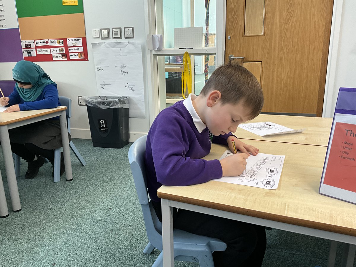 Miss Lewis tweet media