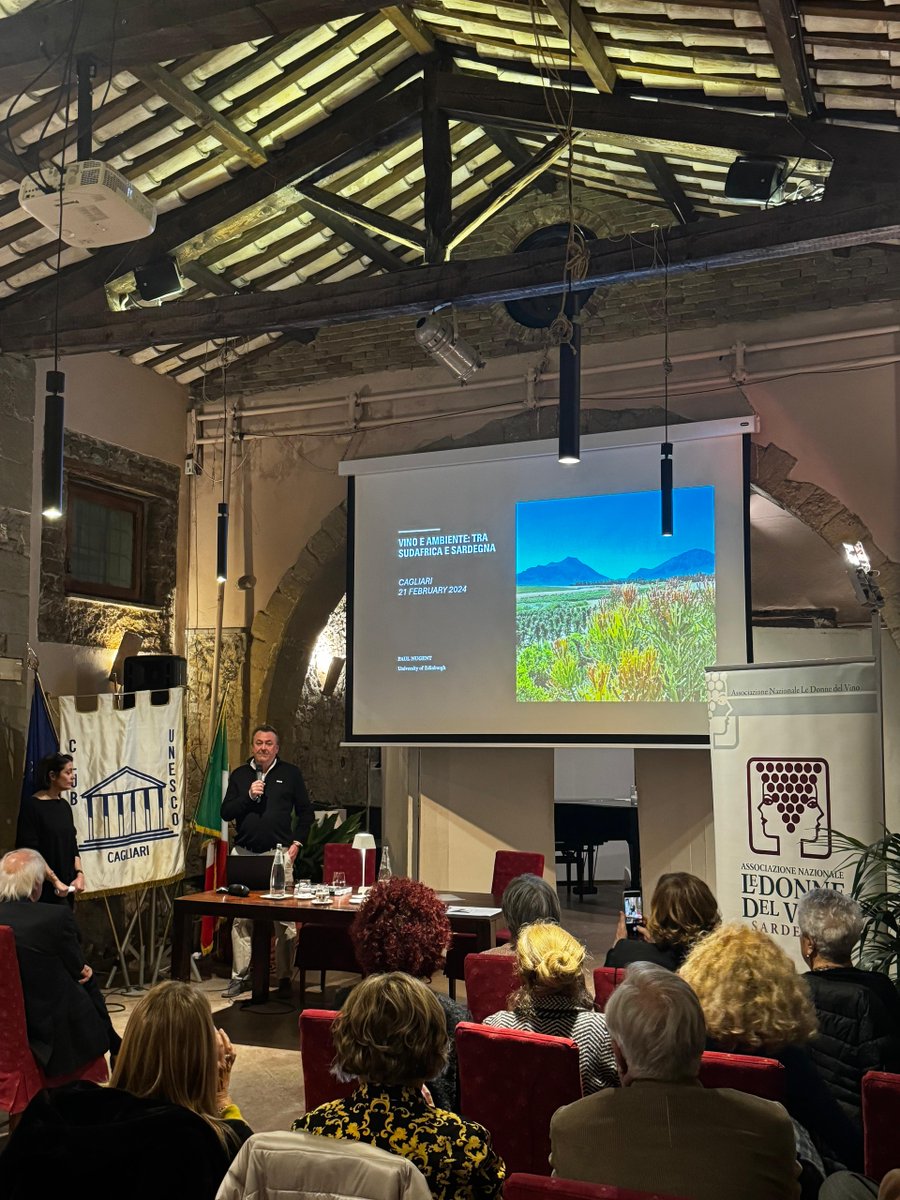 Thinking through Sardinia-Cape comparisons with regard to wine and environmental change with @IsabS25 at an event hosted by Le Donne del Vino, UNESCO club and Centro di Studi Africani in Sardegna