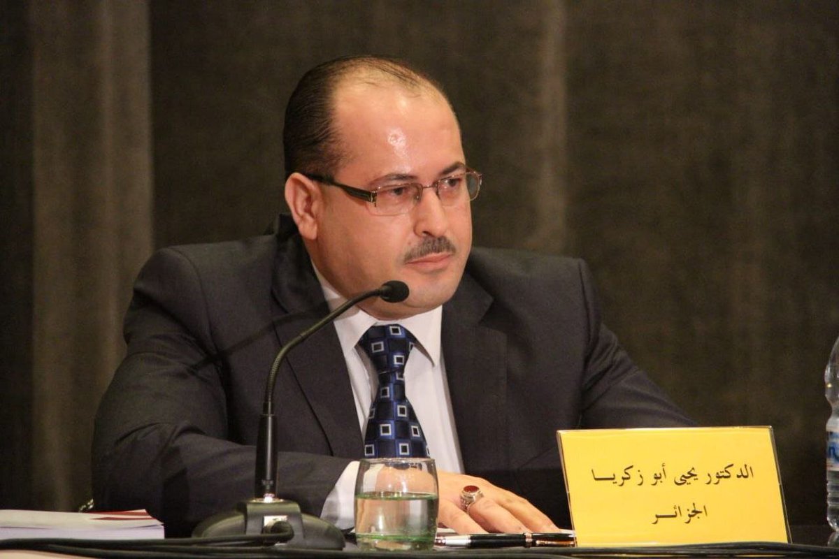 يقول ضابط بريطاني , حكمنا الهند بالحيل , كنا نجلب بقرة بيضاء و نكتب عليها الله أكبر , ثم نرميها مذبوحة في مناطق الهندوس فتندلع حرب أهلية بين المسلمين و الهندوس , و هكذا فعلنا بين السنة و الشيعة ...
إستيقظوا أيها المسلمون من نومكم الكهفي , كأن سورة الكهف نزلت فيكم ..