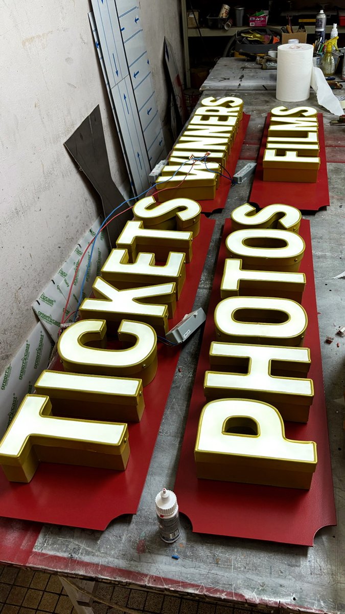 Behind-the-scenes peek at the construction of 𝐌𝐨𝐯𝐢𝐞𝐌𝐚𝐱, a compact interactive attraction set to revolutionize entertainment on the go!  
More here: alterface.com/moviemax/
#interactivetheatre #alterface #innovation #hollywood #interactivity