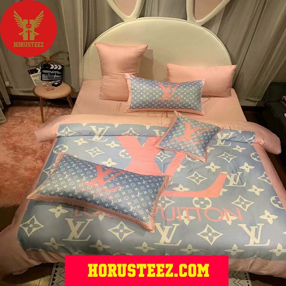 horusteez's tweet photo. Louis Vuitton Pink And Light Blue Duvet And Pillow Luxury Brand Bedding Sets #LouisVuitton 
>>>https://t.co/NsukZsD6oL https://t.co/p3CXkBL8Ae