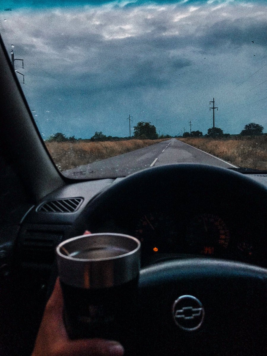 El café ,la ruta y #ElClubDelMoro  acompañándome todos los días 🫶🏻