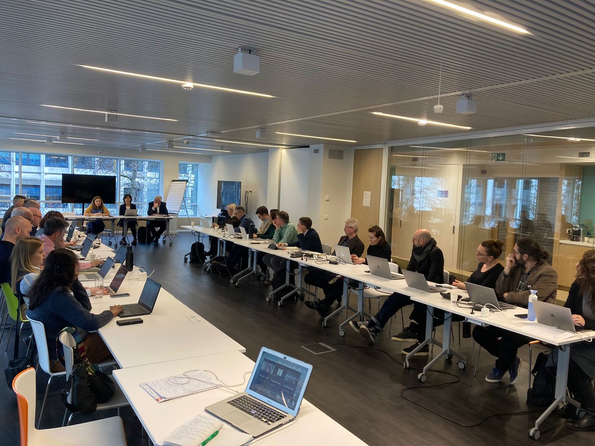 EASSH_'s tweet photo. 🙌 @ERC_Research launch their white paper on #research evaluation at EASSH workshop today in Brussels!
On now ➡️ Panel discussion: Evaluation of institutions: what do national ministries, policymakers & stakeholders expect from research evaluation systems?
Chair: @JoeOHaraDCU https://t.co/TnMHZ4X2dQ