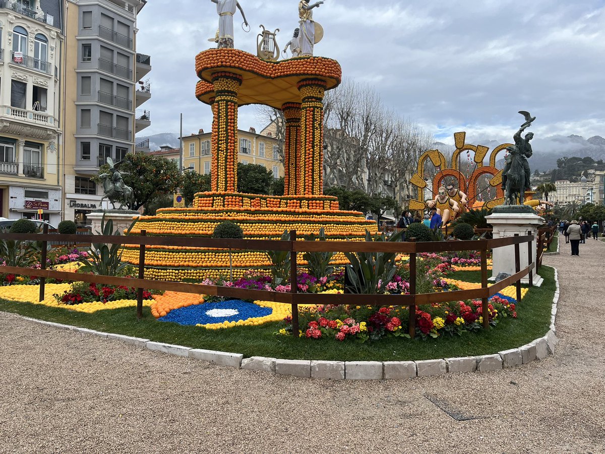 DominiqueBilde's tweet image. Gardons nos traditions 🇫🇷
#feteducitron 
#Menton