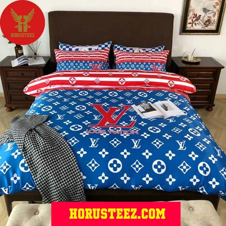 horusteez's tweet photo. Louis Vuitton Red Logo Blue Pillow Duvet Cover Bedroom Sets Luxury Brand Bedding Bedding Sets #LouisVuitton 
>>>https://t.co/xPl4MLNFkr https://t.co/p1lsLybFuV