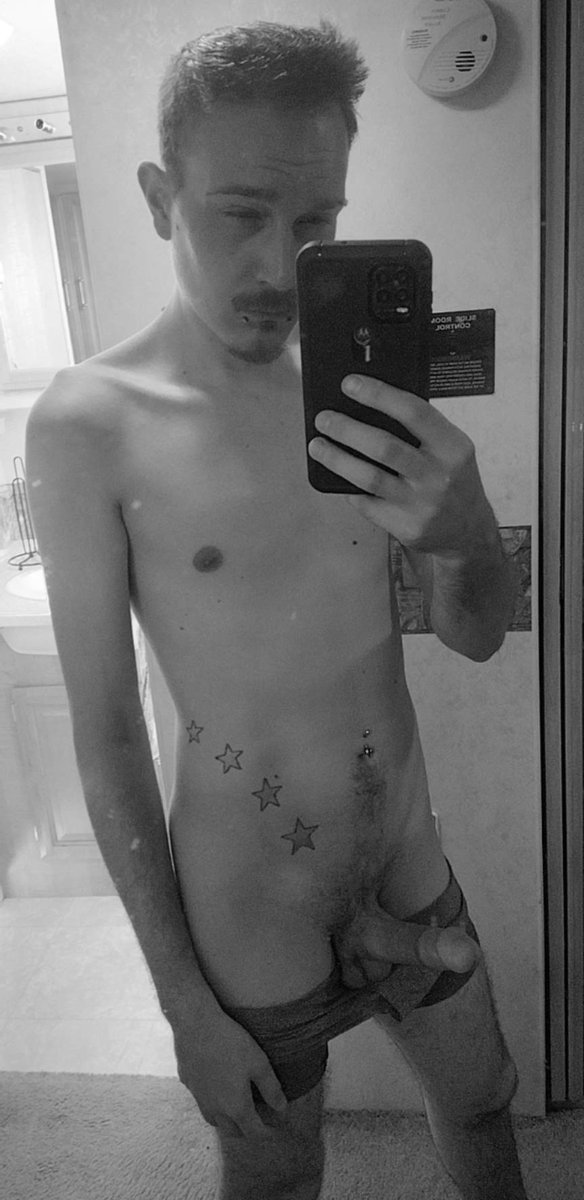 TroyJosephWrigh's tweet photo. I Got That Thick Dick 💪🍆💦😈😘 Get On Your Knees. #Thick #Dick #Gay #SuckIt #LetMePoundYou #ThickDick https://t.co/Z6Pjt55scS