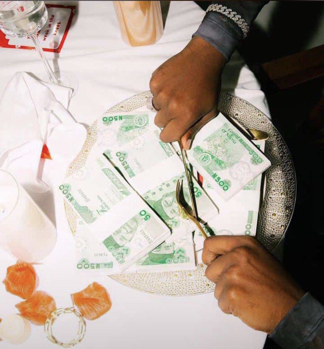 Omoiyabiola_'s tweet image. Give us this day our daily bread 🙏🏾