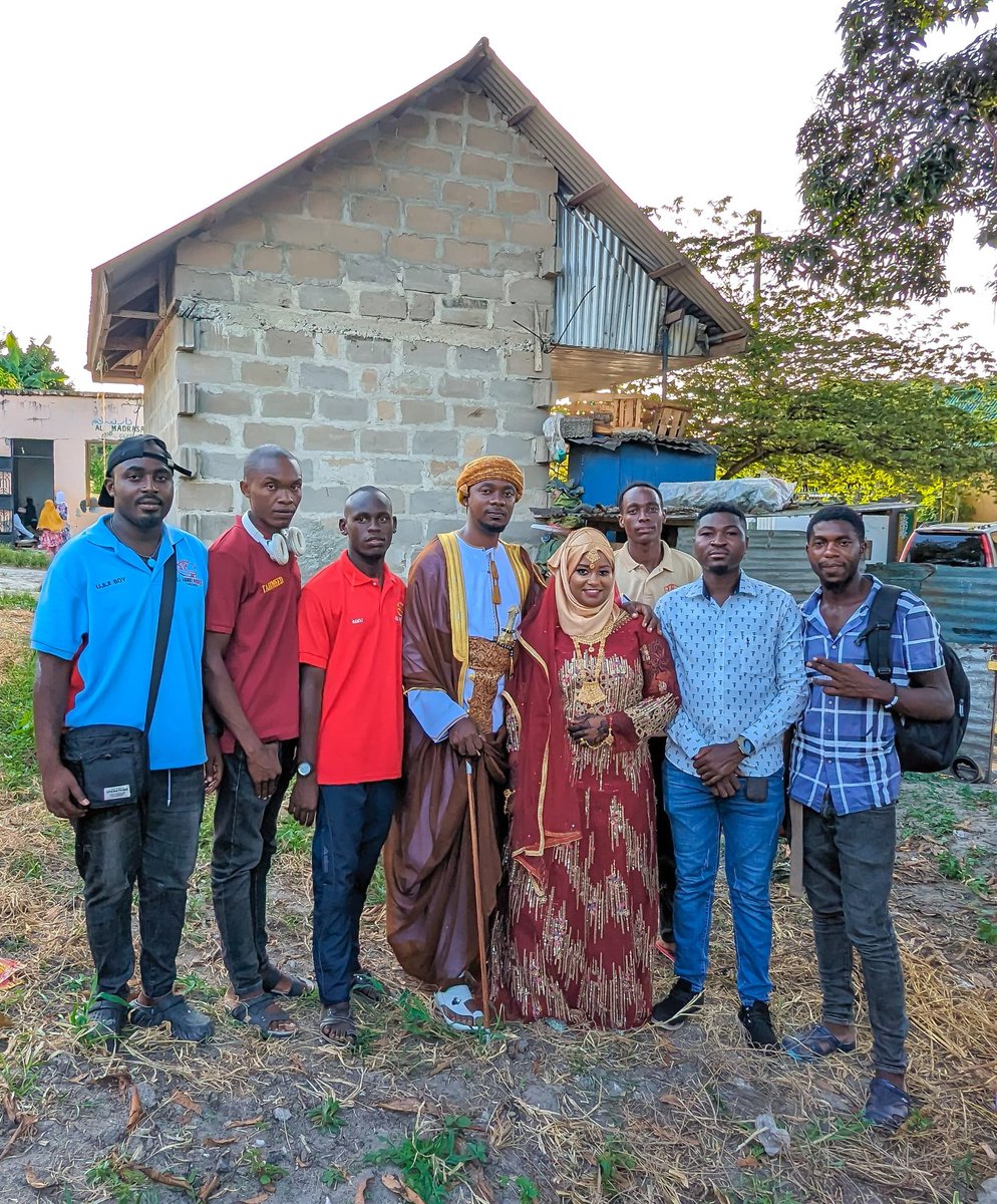 LadiicOfficial's tweet photo. Trh 22/02/2024__Hapo Jana Ndoa imekamilika Kati ya Haruna Salehe (DRIVER) na Mwanadada Maryam (Nana) (Bus Hostess)_Na mola awajaalie kila La Kheri Katika maisha Mapya yao😘😘

HARUNA mnamjua alipokua na IMAN PLUS/MAJINJAH CUW MR MPANDA/KISESA DXK/MOHSAL G7👣

LIFE GOES ON....👨‍❤️‍👨 https://t.co/i5Bo1u2bvC
