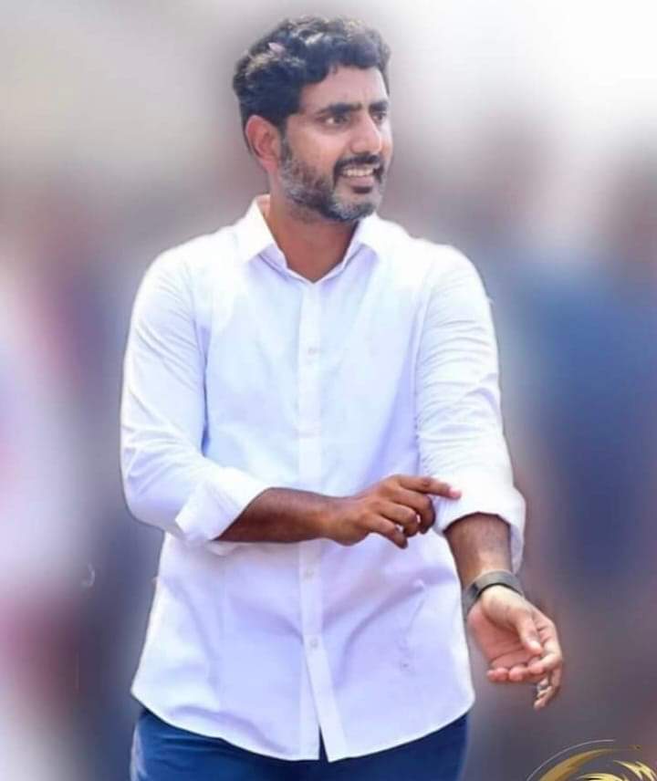 itdp_vzmPC's tweet photo. చొక్కా చేతులు మడతపెట్టడం 
మాకూ వచ్చు..!
మేము మడతపెడితే 
ఎలా ఉంటదో..
అంగళ్ళులో చూసారు..!
మళ్లీ చూడాలనుకుంటే మీ ఇష్టం https://t.co/X9pswgtZnW