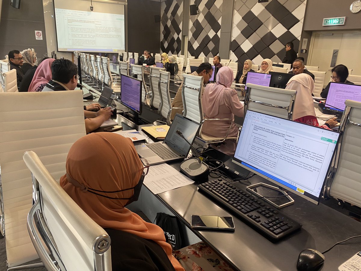 btm_cdpk's tweet photo. 23 Februari 2024, 9.00 pagi I Berlangsungnya Mesyuarat Jawatankuasa Teknikal ICT Bil. 1/2024 JKR yang telah dipengerusikan oleh PK CKE. Sebanyak 3 kertas cadangan dan 2 kertas pemakluman telah dibentangkan di dalam mesyuarat tersebut. https://t.co/znLrWpJv6R
