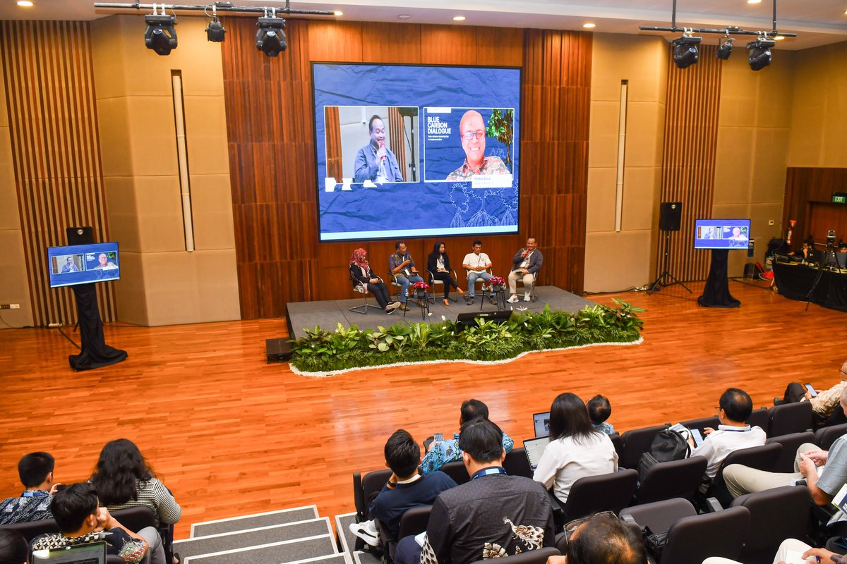 📰 Pada tanggal 20 Februari 2024, CIFOR-ICRAF dengan dukungan dari @KementerianLHK, @ipbofficial, @AIPI_Id, @USAID, dan @Climateforest menyelenggarakan Dialog Karbon Biru: Dari Kebijakan Berbasis Sains Menuju Imementasi.

#BlueCarbon #BlueCarbonDeck