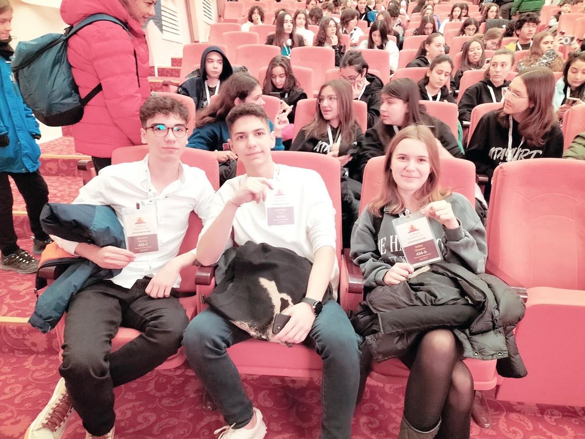 World Scholar’s Cup’ta başarı elde eden takımlar, Dünya finallerine katılma hakkı kazandılar. Kurum larımızı temsil eden 11 takımdaki 33 öğrencimiz 56 madalya alarak dünya finallerine katılma hakkını kazandılar. Öğrencilerimizi tebrik eder, başarılarının devamını dileriz. 🎉