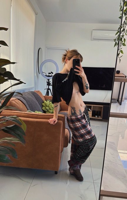 good morning horny people https://t.co/eAH9CCyF1E<a href="/tag/mvsales"class="tags"><span>#mvsales</span></a>