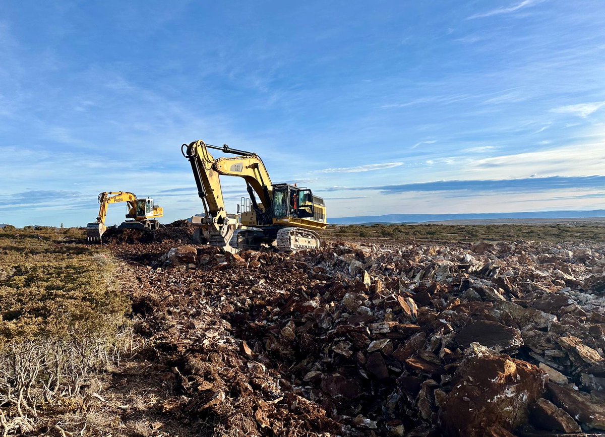 rory_bellows's tweet photo. Esto s'está fent en Santos de la Piedra (Pozondón), habitat d'una especie EN PELIGRO DE EXTINCIÓN i que tiene en Aragón la mayor población d'Europa. 

En Aragón las renovables no son ni verdes ni sostenibles, son un crimen medioambiental. https://t.co/rW3tfidjk1