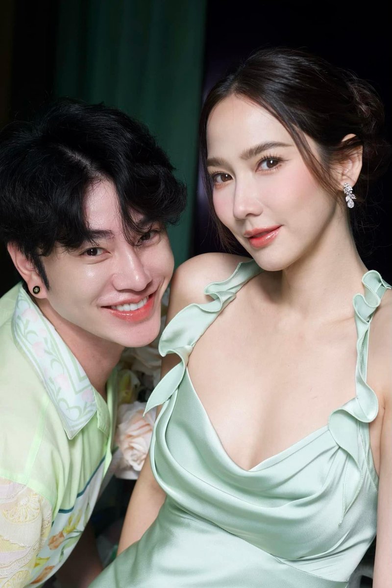 วันนี้เจอคุณอั้ม พัชราภา  ซุปเปอร์สตาร์เมืองไทย✨

สวย เด็กลงกว่าเดิม 👩🏻‍🦰

คิดถึง แหละแล้ว กว่าเราจะหาคิวตรงกันได้ 😍

ขอบคุณมากๆ วันนี้เม้าส์กันเพลินเลยครับ 💋 #อั้มพัชราภา #nongchatmakeup