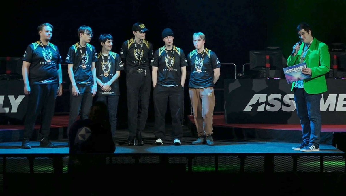 FEL (@esportsfinland) on Twitter photo Onnea Overwatchin SM-pronssista, <a href="/ISOEsportsFI/">ISO</a>! 🥉
Tänään päästään jännittämään <a href="/Kotipizza/">Kotipizza</a> Trophyn kohtaloa, kun <a href="/assemblyparty/">Assembly Party</a>-päälavalla on luvassa turnauksen loppuottelu! 🏆
⚔️ <a href="/SrPeakCheck/">SrPeakCheck</a> – <a href="/EFEsports/">Everfrost Esports</a>
🕰️ 18.00
📺 twitch.tv/esportsfinland
#esportsfi <a href="/SuomiOverwatch/">Suomi OW</a> <a href="/SEULry/">SEUL</a> Onnea Overwatchin SM-pronssista, <a href="/ISOEsportsFI/">ISO</a>! 🥉
Tänään päästään jännittämään <a href="/Kotipizza/">Kotipizza</a> Trophyn kohtaloa, kun <a href="/assemblyparty/">Assembly Party</a>-päälavalla on luvassa turnauksen loppuottelu! 🏆
⚔️ <a href="/SrPeakCheck/">SrPeakCheck</a> – <a href="/EFEsports/">Everfrost Esports</a>
🕰️ 18.00
📺 twitch.tv/esportsfinland
#esportsfi <a href="/SuomiOverwatch/">Suomi OW</a> <a href="/SEULry/">SEUL</a>