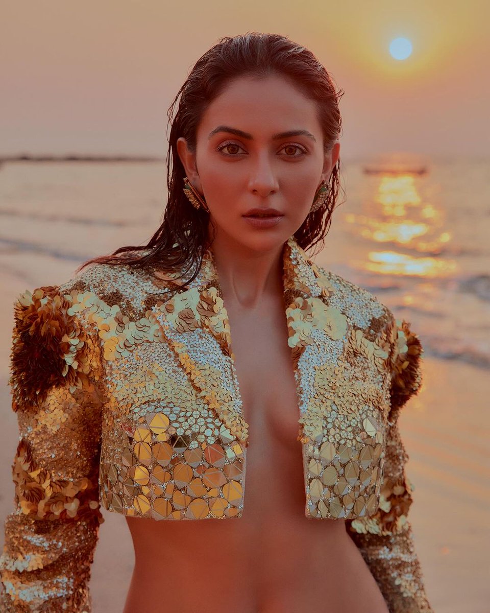 Sunshine ✨

#RakulPreetSingh