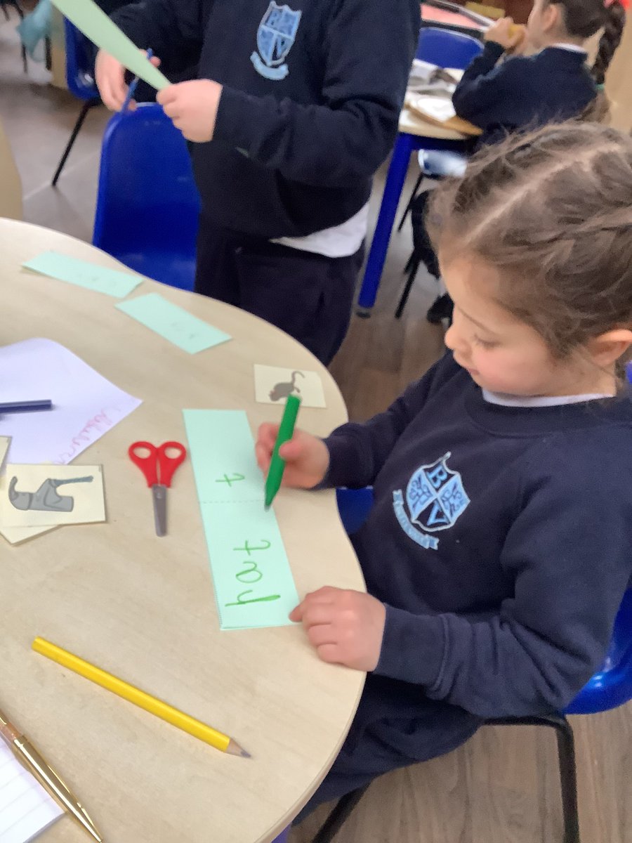 MissNelsonBVP's tweet image. There are future RWI teachers in Reception~ making their own green words using ‘Fred talk’ then reading them to their friends! @BelleValeSchool @MrsDixonBVP @caltobin4 #eyfsphonics