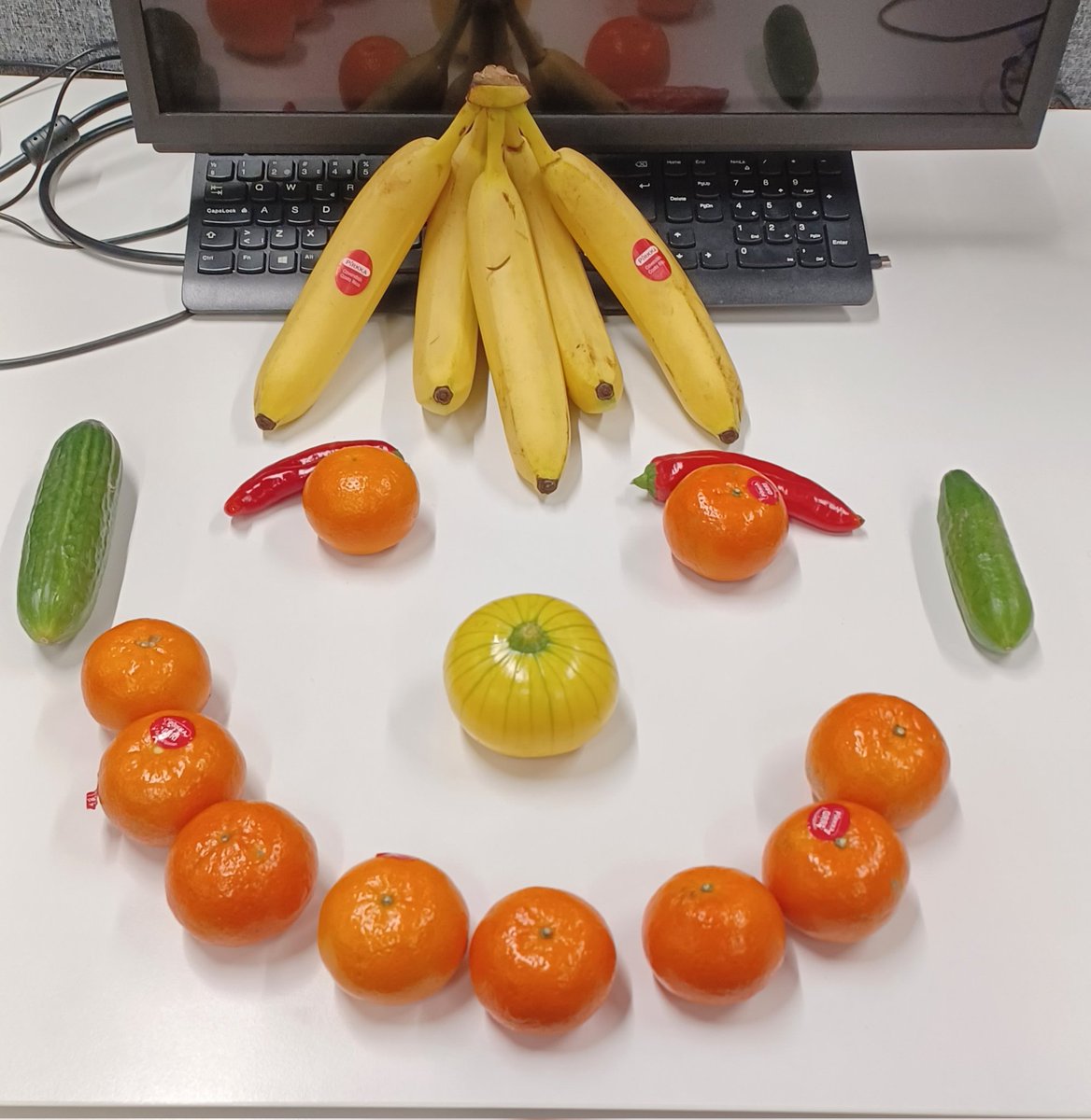 Työpöytä aamulla 🌞 Ihanat #työkaverit 🥰 <a href="/kryhma/">K-ryhmä</a> #hyväähuomenta