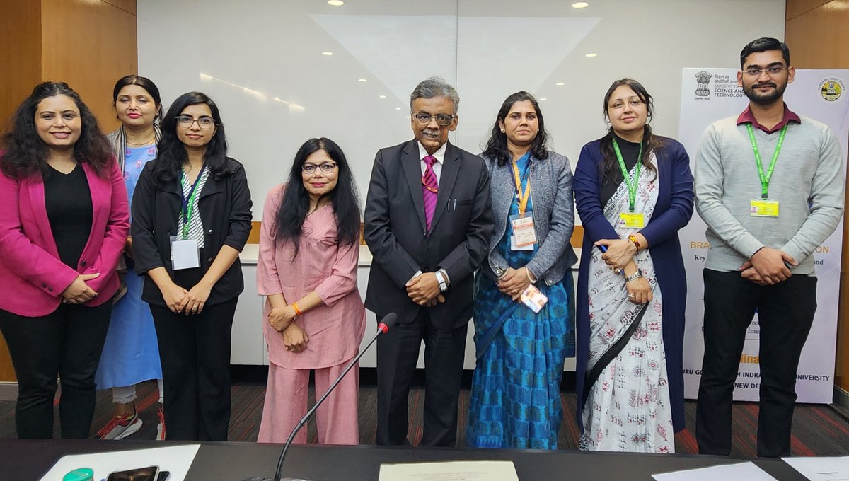 guptaakhilesh63's tweet photo. Delighted to b part of @IndiaDST brainstorming on Challenges faced by Women Scientists. Key policy issues like recruitment,  career progression, leadership, recognition were debated. Need for policy interventions n taking them forward was emphasized
@DrJitendraSingh @karandi65 https://t.co/rbVqLuDzDP