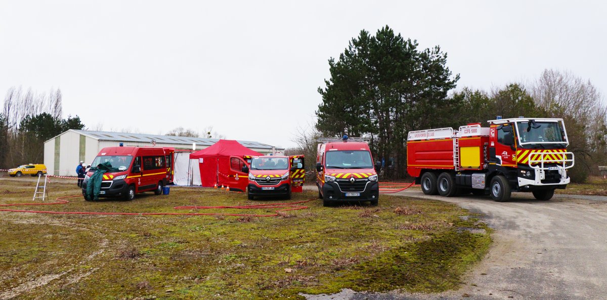 SDIS_10's tweet image. Mercredi les sapeurs-pompiers de l'Aube et de la Marne @SDIS51 participaient à l'exercice "séisme" grandeur nature aux côtés des équipes de la Force d’action rapide du #Nucléaire #FARN à la centrale de Nogent-sur-Seine @EDFNogent 
#collaboration #expertise