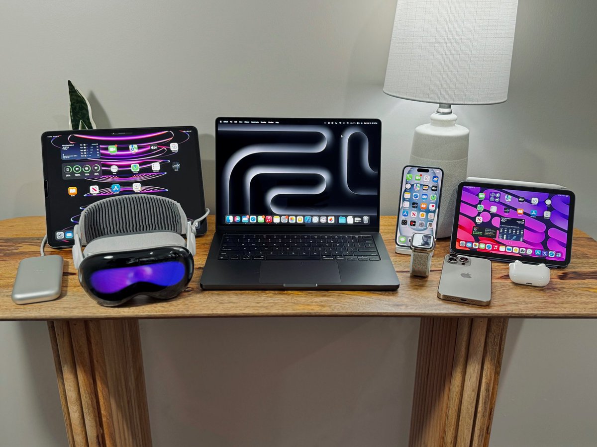 chukcy__'s tweet image. Apple in february 1994, 2004, 2014 and 2024