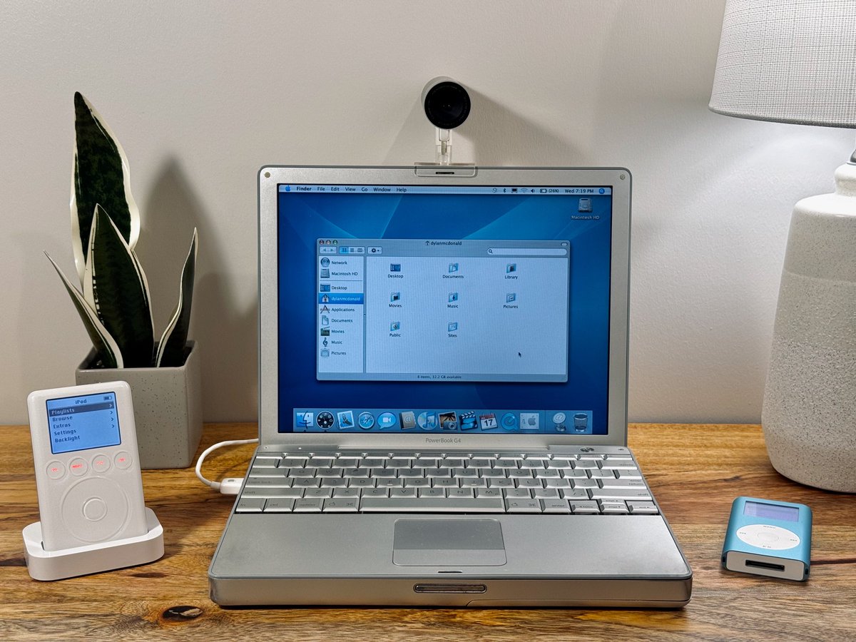 chukcy__'s tweet image. Apple in february 1994, 2004, 2014 and 2024