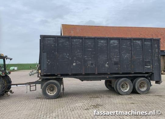 Speciale VAIA mesttank voor rijpadensysteem met spoorbreedte 3,2 meter. Daarnaast is er een sproeiboom voor deze tank beschikbaar van 9,6 om water te geven. <a href="/FassaertMB/">Fassaert Machines</a> Ga voor meer informatie en foto’s naar fassaertmachines.nl/nieuw-aanbod/9…