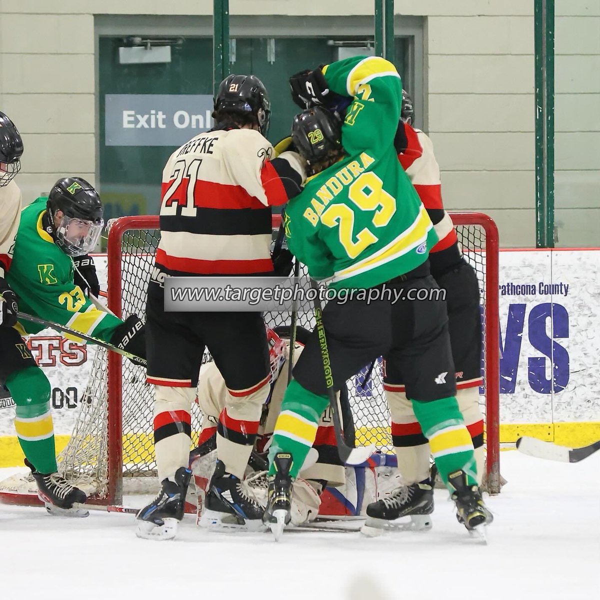 ShParkKnights's tweet image. Knights win Game 1 vs @hawks2point0 8-1. Game 2 is Saturday at the Dow Center in Ft Sask. ⁦@Capjhl⁩ ⁦@TargetPhoto⁩ ⁦@ShParkKnights⁩