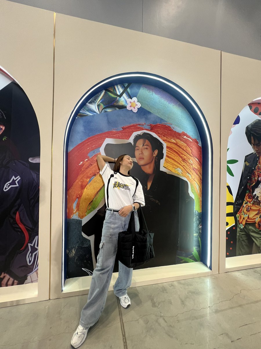 pigiiz1's tweet photo. @VanidaAor @winmetawin กรี้ดแม่น่ารักมากก เล่นด้วยคนค่า

#ParallelPulsewithWIN 
#WINfinity2024
#winmetawin
#velencebkk 
@winmetawin https://t.co/RyhMxGUDRX