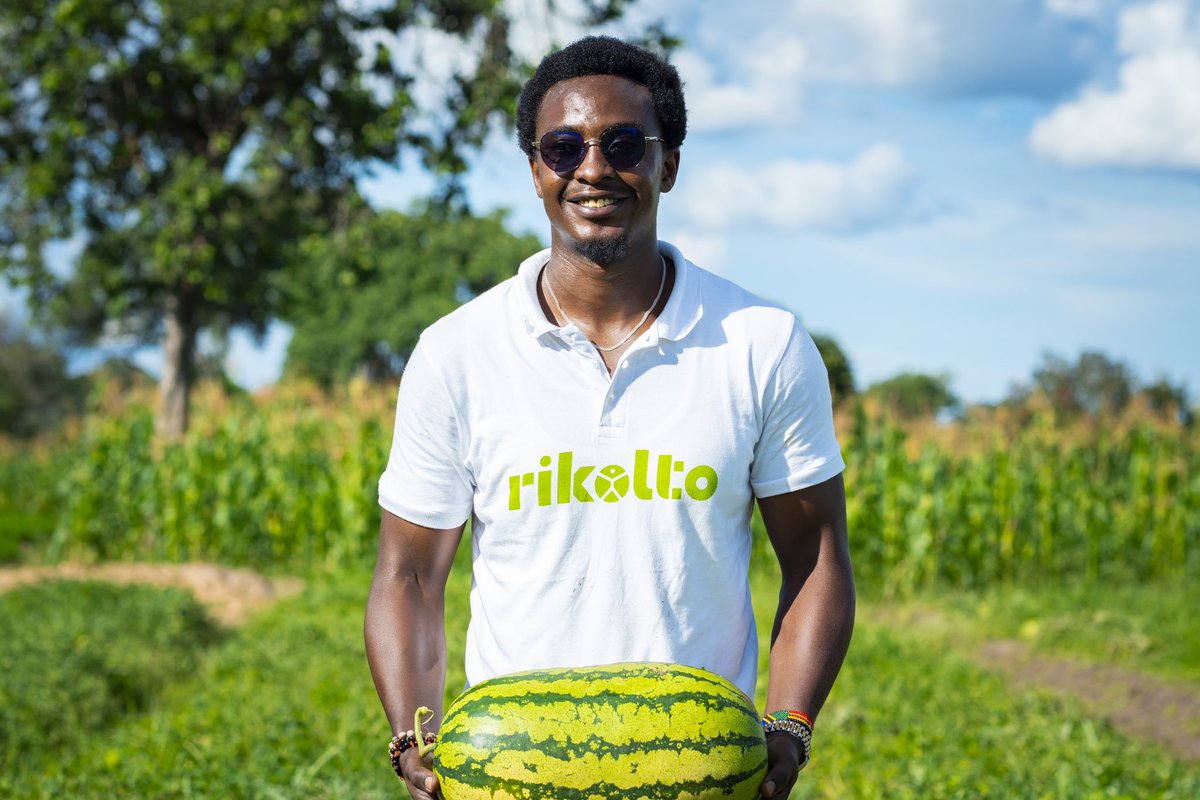 davidprezda's tweet photo. A sustainable income for farmers and nutritious, affordable food for everyone. @rikolto
#rikolto
#prez
#jumaakareem
#matikitikudondokaaaaa https://t.co/rRkeOSe5l5