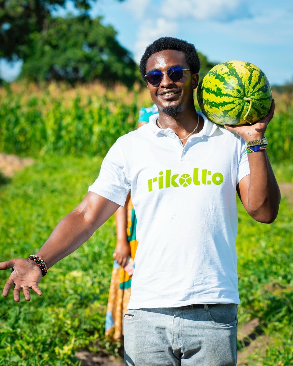 davidprezda's tweet photo. A sustainable income for farmers and nutritious, affordable food for everyone. @rikolto
#rikolto
#prez
#jumaakareem
#matikitikudondokaaaaa https://t.co/rRkeOSe5l5