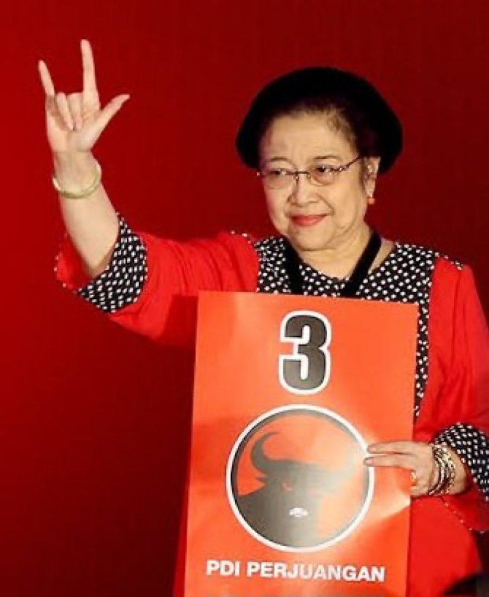 PDI Perjuangan dilawan ?, SORRRY YE Aku Bangga sebagai Kader PDI Perjuangan dan Kami semua Kader Petugas Partai tegak lurus Kepada Yth Ibu Prof (DR) H Megawati Soekarnoputri Presiden RI ke 5 Ketua Umum PDI Perjuangan Menang Hattrick M3RD3KA👍🤟🙏🇮🇩.