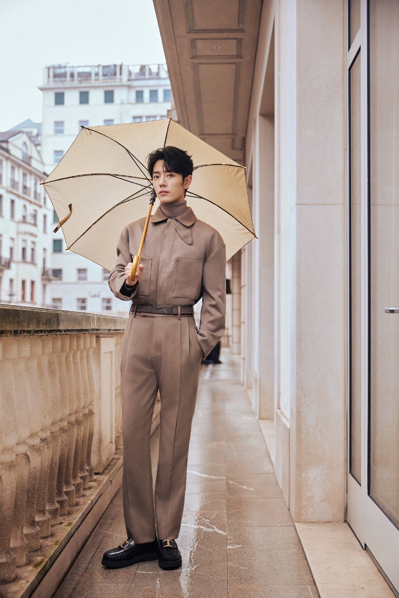 TianTianZhanZh1's tweet photo. Xiao Zhan Studio
 Contains modern style and free and unrestricted inspiration. The global brand spokesperson #XiaoZhan was pleased to attend TODS2024 Autumn and Winter Series Fashion Show to witness the first show of creative director Matteo Tamburini
#XiaoZhanInMilan24 #TodsFW24 https://t.co/fcfkFAwzOm