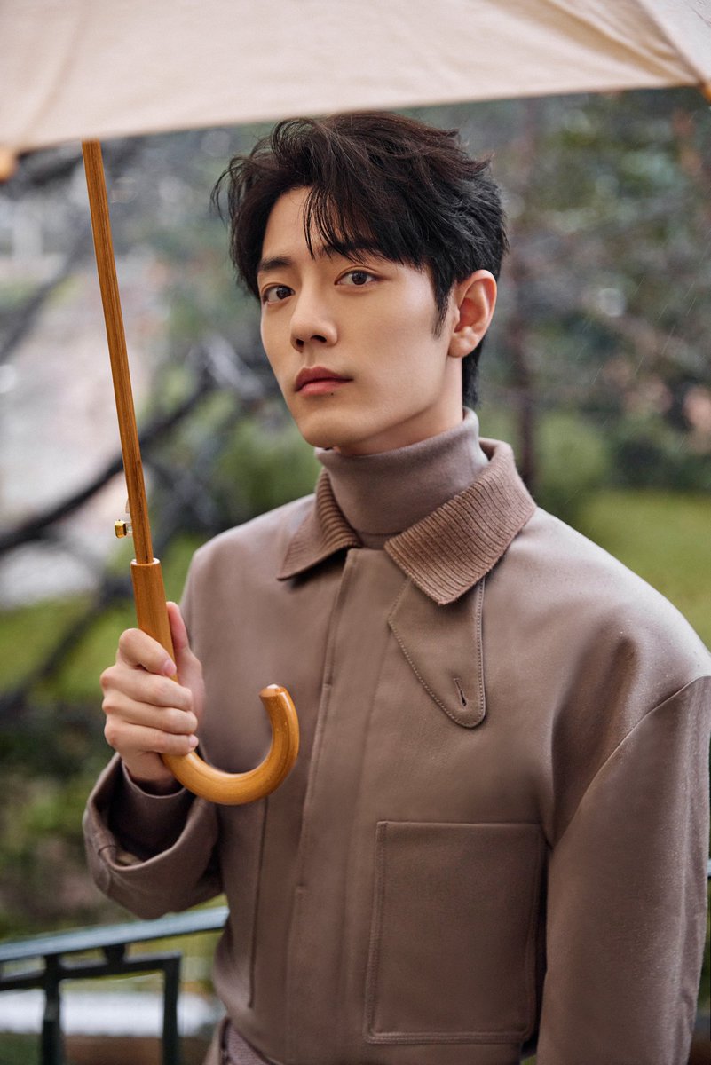 XiaoZhan_OFC's tweet photo. 【240223 Photo】

#MFW #TODSFW24
#XiaoZhan #肖战 #SeanXiao

Xiao Zhan Studio Weibo updated：

Global brand ambassador Xiao Zhan attends TOD'S 2024 Fall-Winter fashion show to witness the first show of creative director Matteo Tamburini. https://t.co/uLCabCaUfO