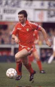 09Twiggy's tweet photo. @TavernFootball Kevin Ratcliffe https://t.co/IK6lseXf40