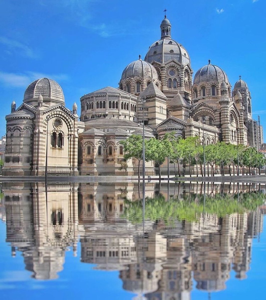 Alecs227's tweet photo. 🏰 La Cathédrale Sainte-Marie-Majeure dite « La Major ».
Adresse : Place Albert Londres, 13002 Marseille. ☀️
#Marseille #LaMajor https://t.co/JYqJFf74t9